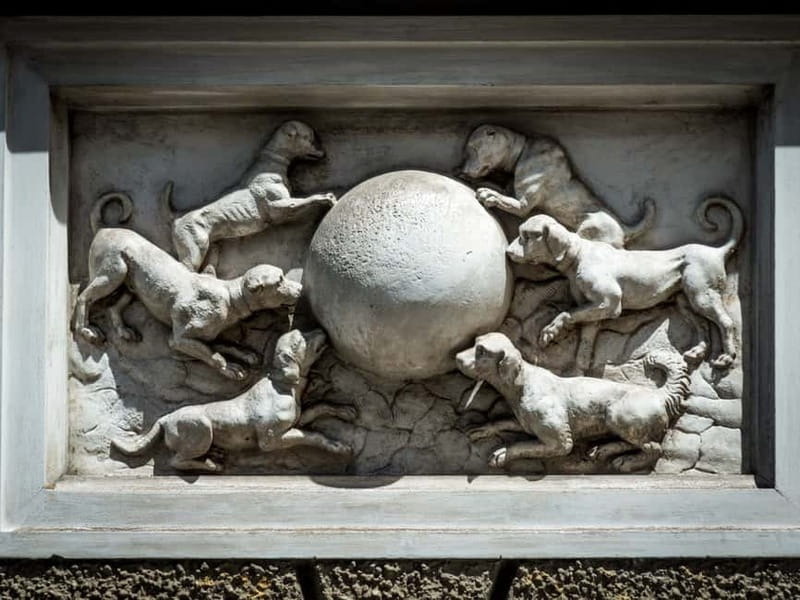 Munich: Raven Black Witches and Executioners Walking Tour - Meeting the city’s unwanted workers