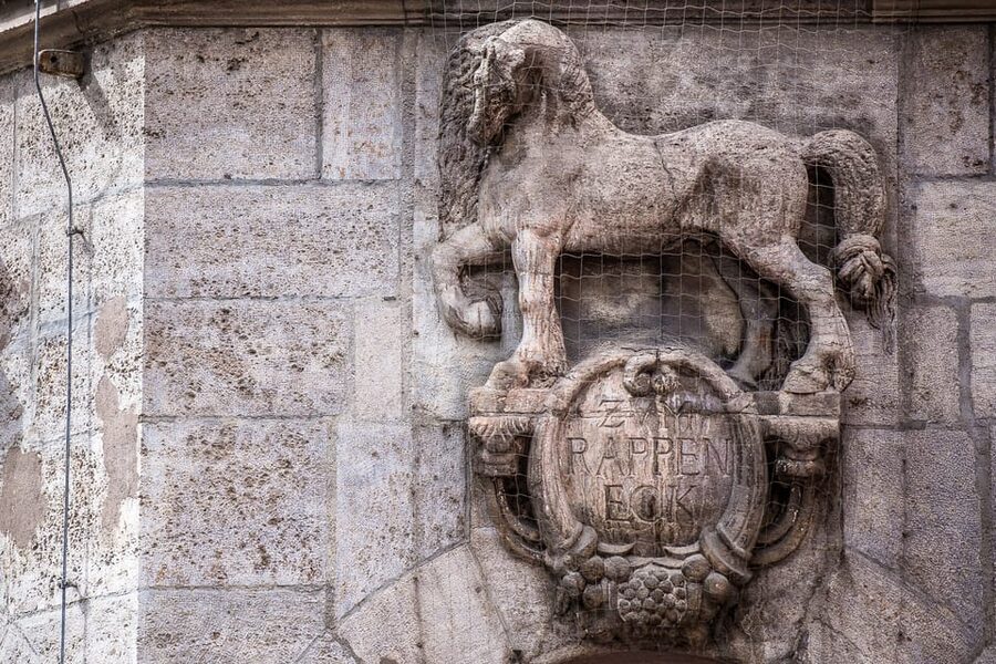 Munich: Raven Black Witches and Executioners Walking Tour - How to make the most of the 105 minutes