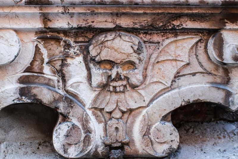 Munich: Raven Black Witches and Executioners Walking Tour - Starting between the Frauenkirche towers
