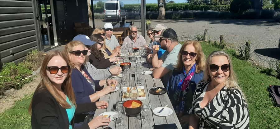 Napier: Art-Deco + Te Mata Peak+ Garden Walk + Wine Tasting - Why this tour works well in Napier