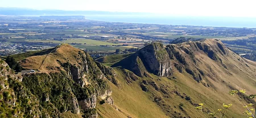 Napier: Art-Deco + Te Mata Peak+ Garden Walk + Wine Tasting - Te Mata Peak and the Hawke’s Bay views