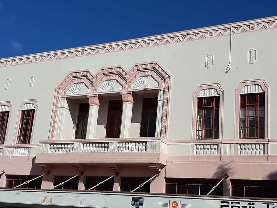 Napier: Art-Deco + Te Mata Peak+ Garden Walk + Wine Tasting - Starting at Marine Parade