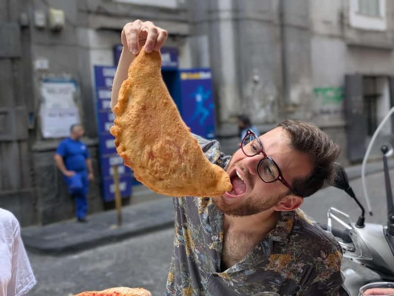 Naples: Street Art, Wine and Food Tasting Walking Tour - What you actually eat and drink