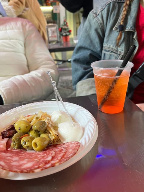 Naples: Street Food Experience With 6 Stops - Starting at Piazza Carità and entering La Pignasecca