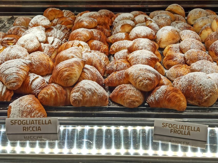 Naples: Street Food Walking Tour with Local Guide - Piazza del Gesù, pastries, and old-city landmarks
