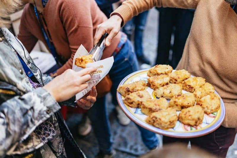 Naples: Street Food Walking Tour with Local Guide - Guide quality, group mood, and pacing
