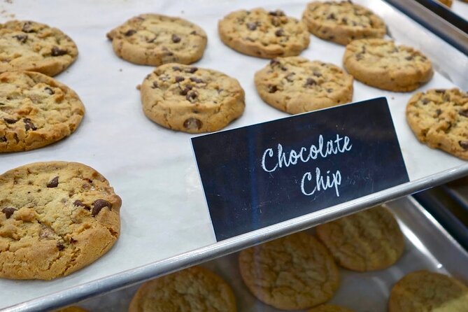 Nashville: Food Tour with 5+ Tastings of Local Delicacies - What you learn between the food stops