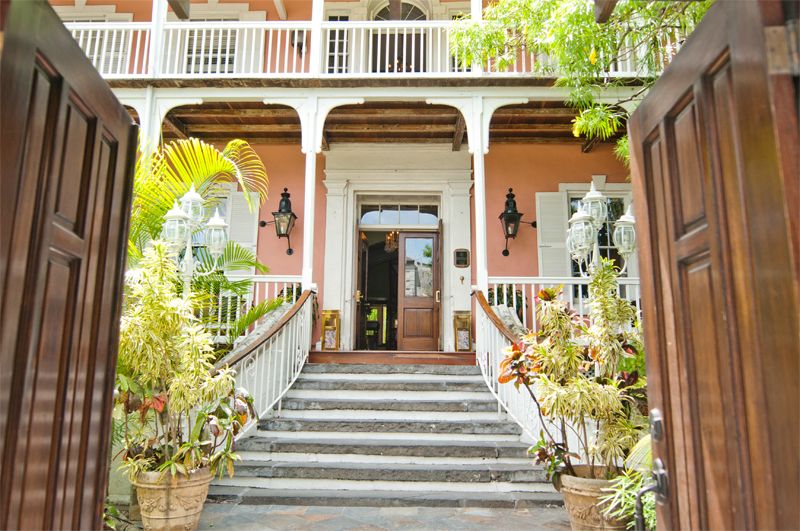 Nassau: Bites and Sites Food and Cultural Walking Tour - Timing, clothes, and practical advice