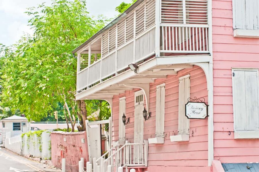 Nassau: Bites and Sites Food and Cultural Walking Tour - Handmade chocolate and Nassau’s sweeter side