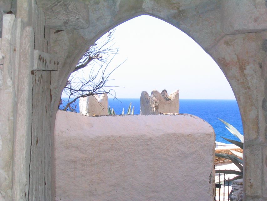 Naxos Castle Walking Tour and Sunset at the Portara - Entering the Venetian Castle