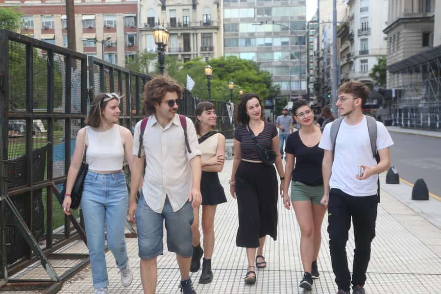 Nazis in Buenos Aires: a historical walking tour - Starting at the Juana Azurduy monument