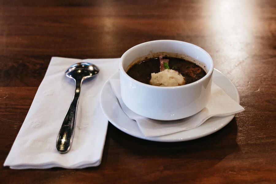 New Orleans: French Quarter Food History Walking Tour - Who should book this walking tour