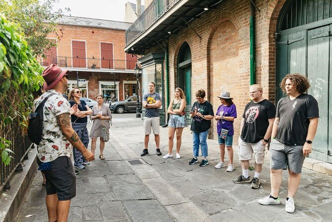 New Orleans Premier Ghost, Voodoo and Vampire Walking Tour - Guide style, group size, and sound on the street