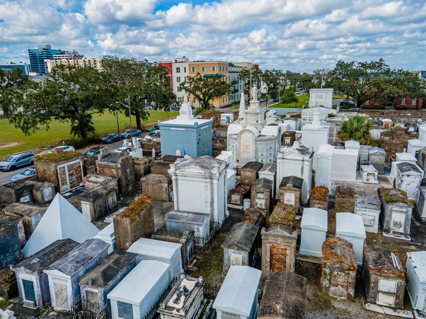 New Orleans: Walking Tour Inside St. Louis Cemetery No. 1 - What the 55-minute schedule feels like