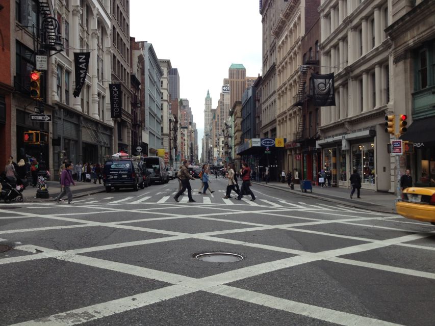 New York City: Private Walking Tour with a Local - A private New York walk instead of a fixed sightseeing route