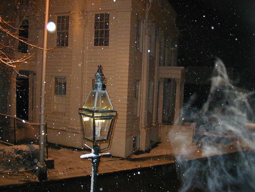 Newport: Historic District Ghosts Guided Walking Tour - Why Newport works so well after dark