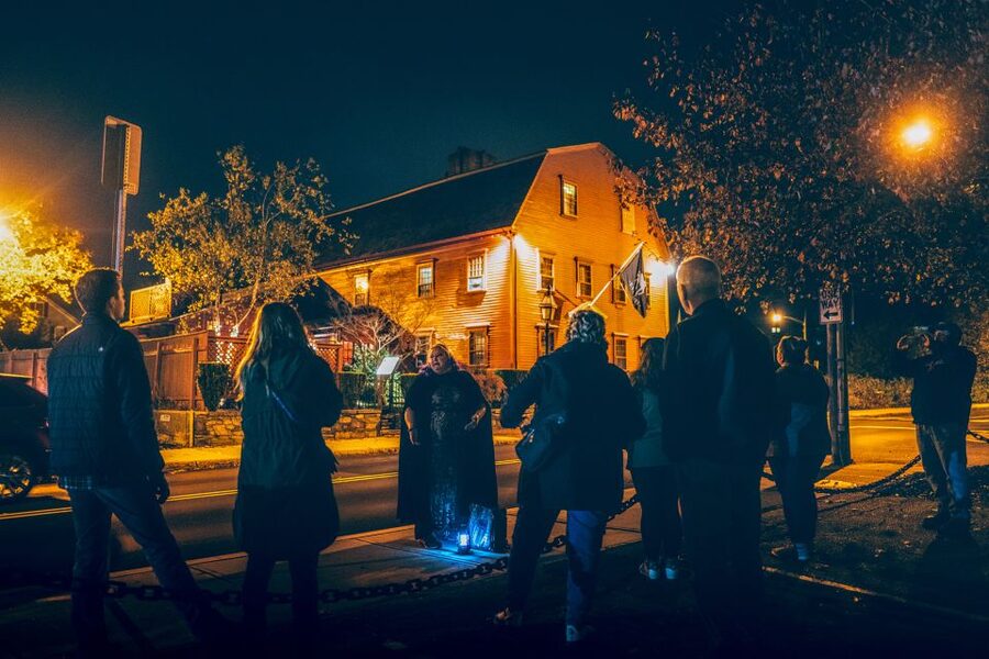 Newport: Historic District Ghosts Guided Walking Tour - Meeting your guide at the Newport Marriott