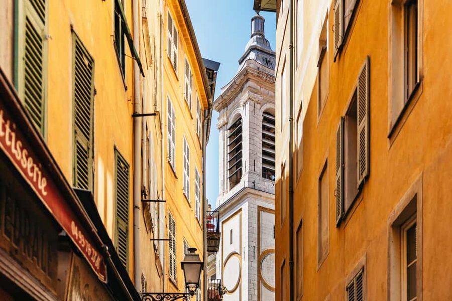 Nice: Old Town & Castle Hill Informative Guided Walking Tour - Starting beside the sea at the Centenary Monument