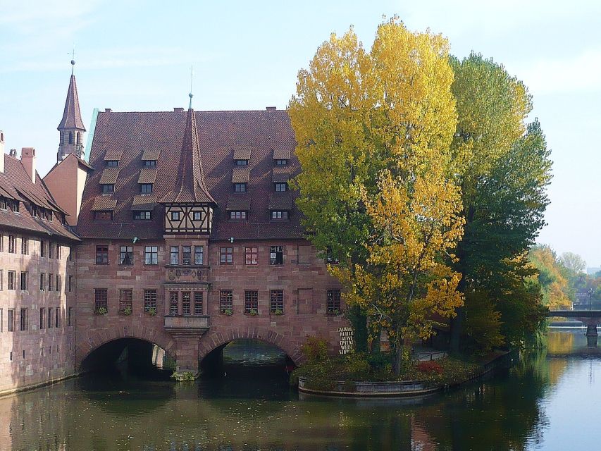 Nuremberg 2-Hour Old Town Highlights Walking Tour in English - Meeting beneath the station arch