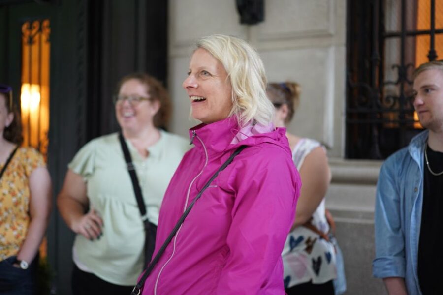 NYC: Fifth Ave Gilded Age Mansions Guided Walking Tour - From private homes to public institutions
