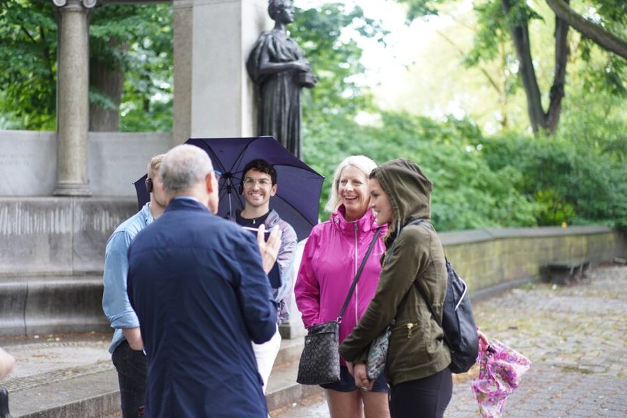 NYC: Fifth Ave Gilded Age Mansions Guided Walking Tour - Starting beneath the General Sherman statue