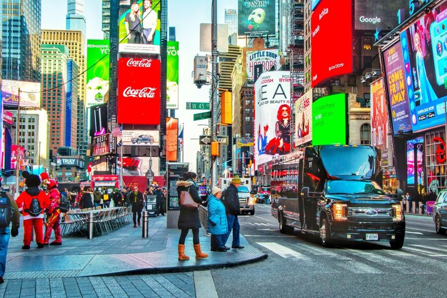 NYC: Guided Bus and Walking Tour with Staten Island Ferry - Rockefeller Center, St. Patrick’s Cathedral, and Fifth Avenue