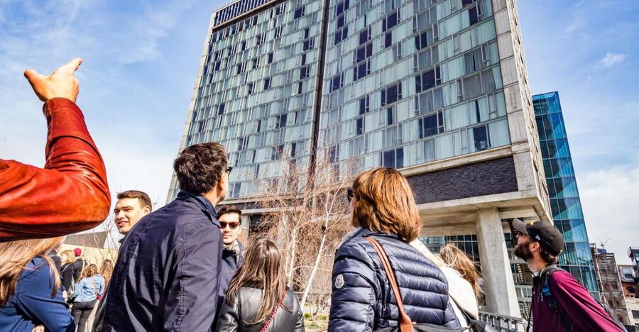 NYC: High Line, Chelsea, & Meatpacking District Walking Tour - Walking the High Line above the streets