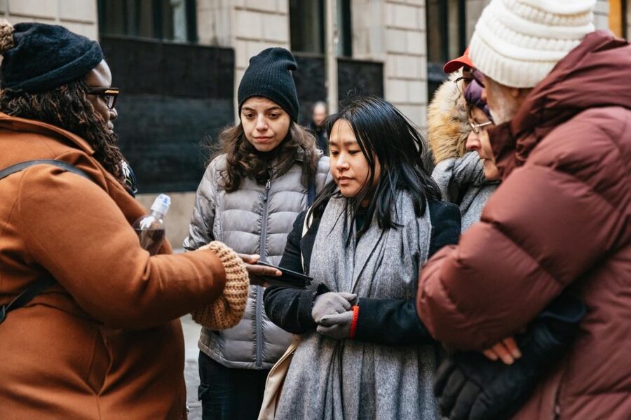 NYC: History of Slavery & Underground Railroad Walking Tour - Guides and the tone of the walk