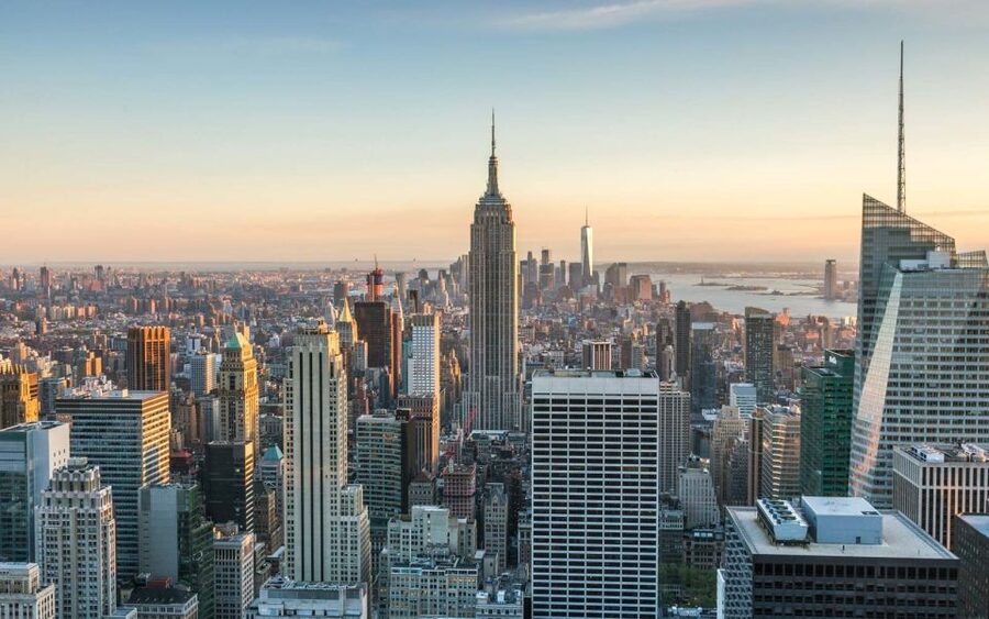 NYC: Walking Tour with Local Guide and 30+ Top NYC Sights - Key points at a glance