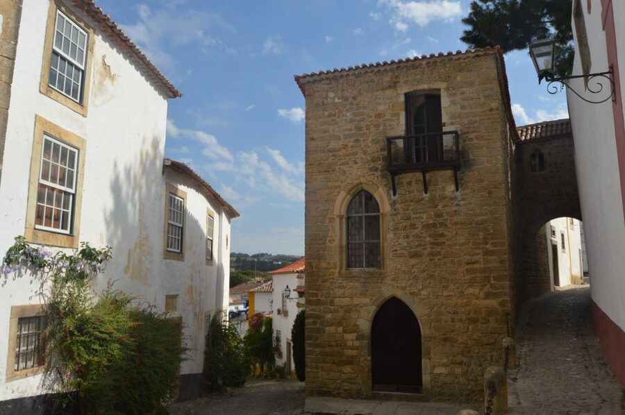 Óbidos: Medieval Tales & Secrets Spots Guided Walking Tour - Key points at a glance