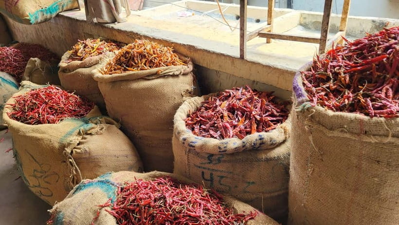 Old Delhi: Spices, Heritage and Bazaars Walking Tour - Key Points