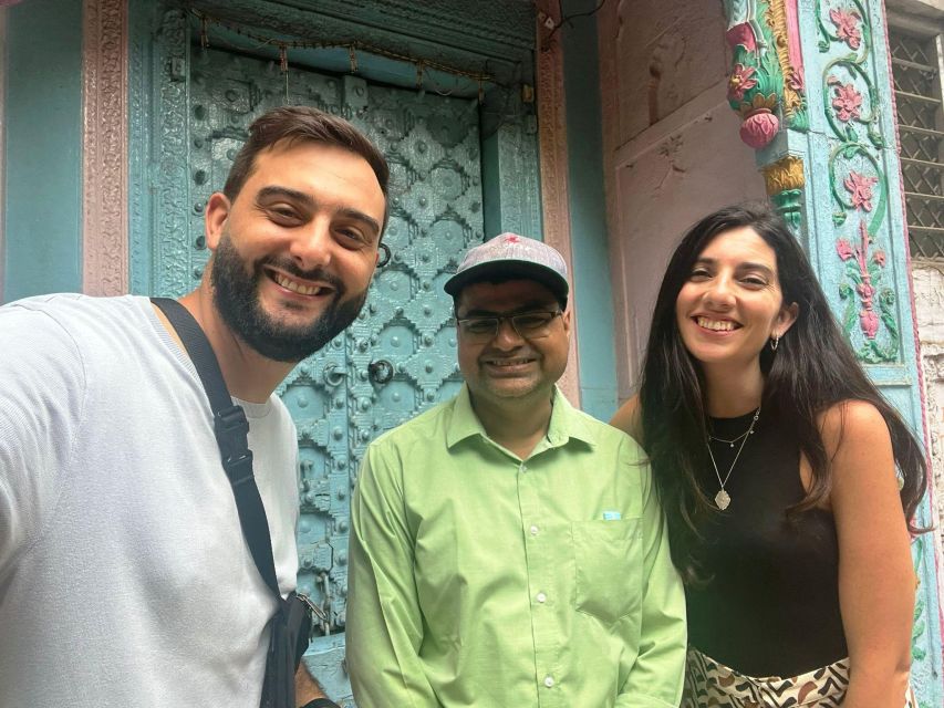 Old Delhi: Spices, Heritage and Bazaars Walking Tour - Meena Bazaar and the Steps to Jama Masjid
