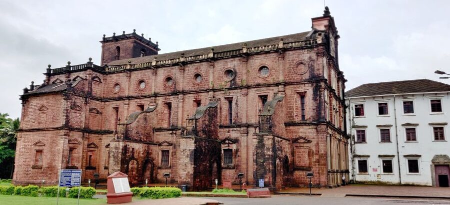 Old Goa: Walking Tour of Heritage Churches - Starting at the Viceroys Arch in Old Goa