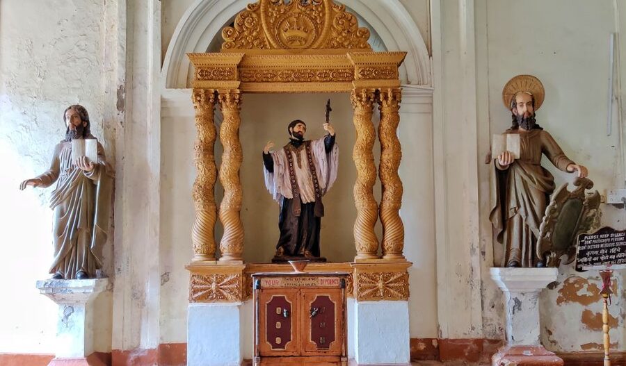 Old Goa: Walking Tour of Heritage Churches - Walking past the ruins of Old Goa
