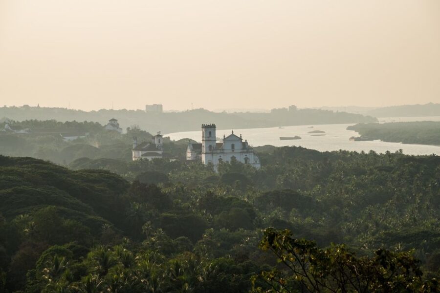 Old Goa: Walking Tour of Heritage Churches - Se Cathedral and the scale of Old Goa