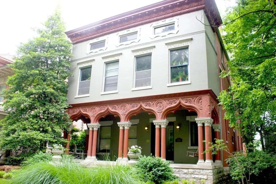 Old Louisville: History and Architecture Walking Tour - What the 90-minute length feels like