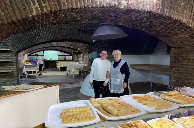 Old Tbilisi Highlights Walking Tour with Wine & 10 Tastings - Why this walking tour is a smart first look at Tbilisi
