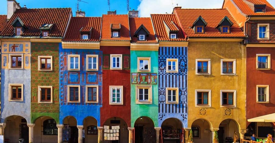 Old Town Poznan: Guided Walking Tour in English - Old Market Square and the Pranger
