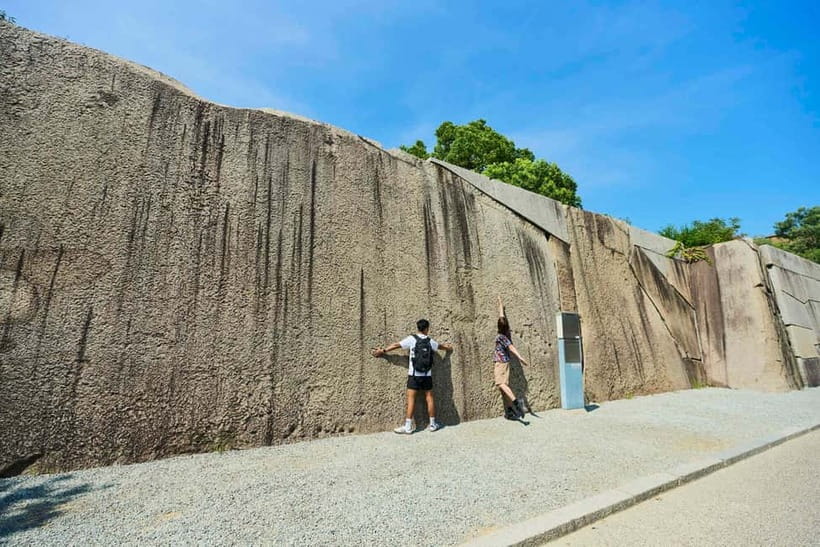 Osaka: Castle History Walking Tour / Castle Tower Admission - Moats, Gates, and Routes Built to Trap an Army