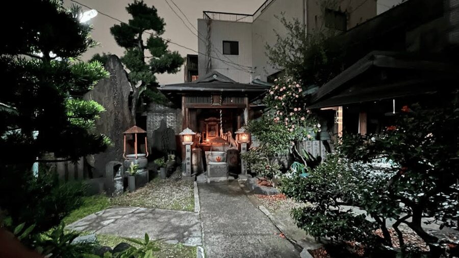 Osaka: Deep Backstreets Walking Tour with Dinner Option - Back alleys, local snacks, and a taste of daily life
