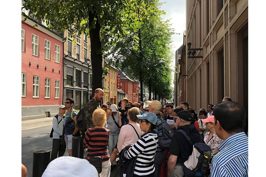 Oslo: Guided Walking Tour of Central Oslo with Local Guide - Oslo Cathedral and Karl Johans Gate slow the pace