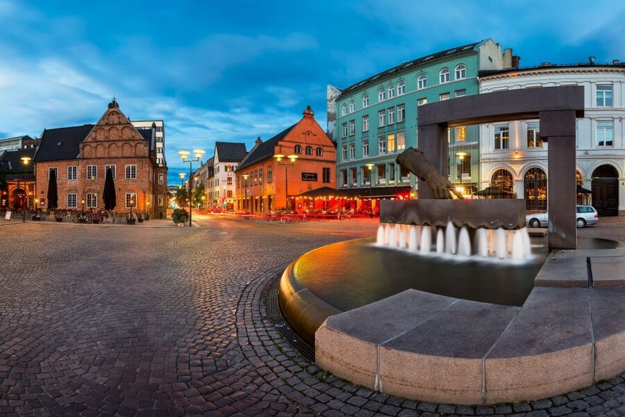 Oslo: Historic Myths & Legends Evening Walking Tour - Why Oslo’s myths work best on an evening walk