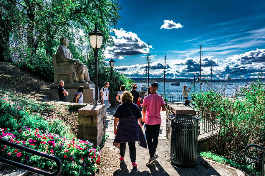 Oslo: Private Walking Tour - Oslo City Hall and the route toward the center