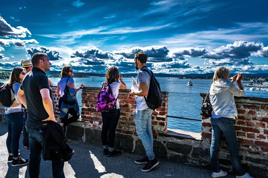 Oslo: Private Walking Tour - The Oslo Opera House and a modern finish