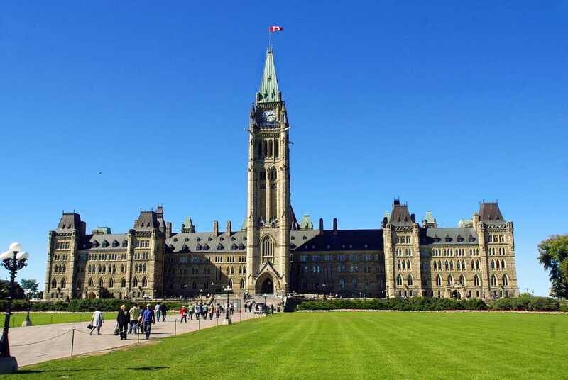 Ottawa: Private Walking Tour with a Local - Parks, sculpture, art, and local culture