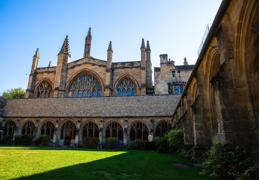 Oxford: Harry Potter Walking Tour Including New College - Exploring New College’s Hogwarts corridors