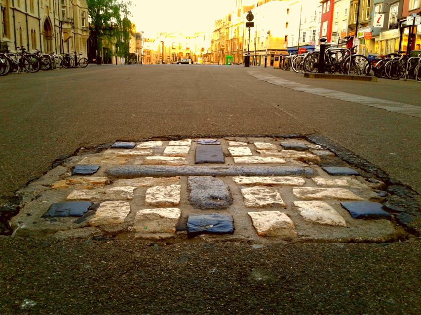 Oxford University: Guided Small Group Walking Tour - Why this Oxford walk works so well