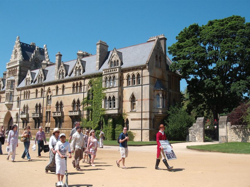 Oxford University: Guided Small Group Walking Tour - Seeing nine colleges from the outside