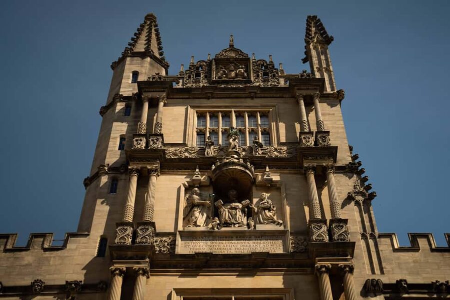Oxford University: Walking Tour By Alumni™ & New College - What the $30 price really buys you