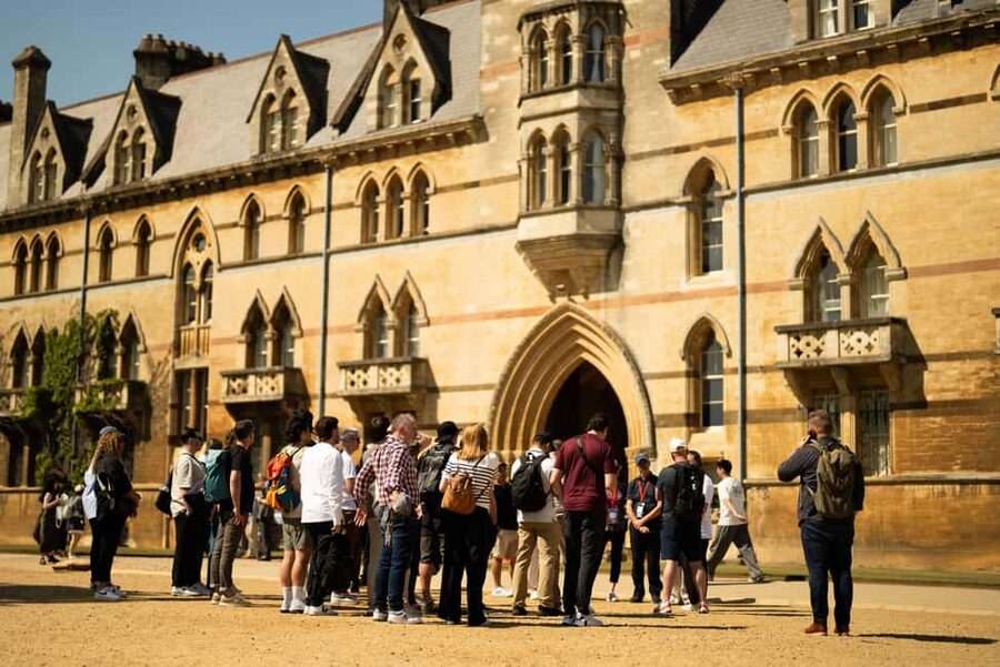 Oxford University: Walking Tour By Alumni™ & New College - Bodleian Library, Bridge of Sighs, and the Oxford view